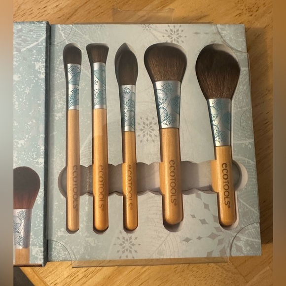 Ecotools makeup brush set - Picture 2 of 4
